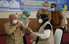 Bupati Surya Awali Suntik Vaksin Booster di Asahan